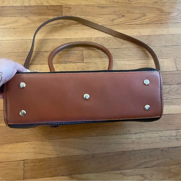 Dooney and Bourke Bag - Picture 3 of 4